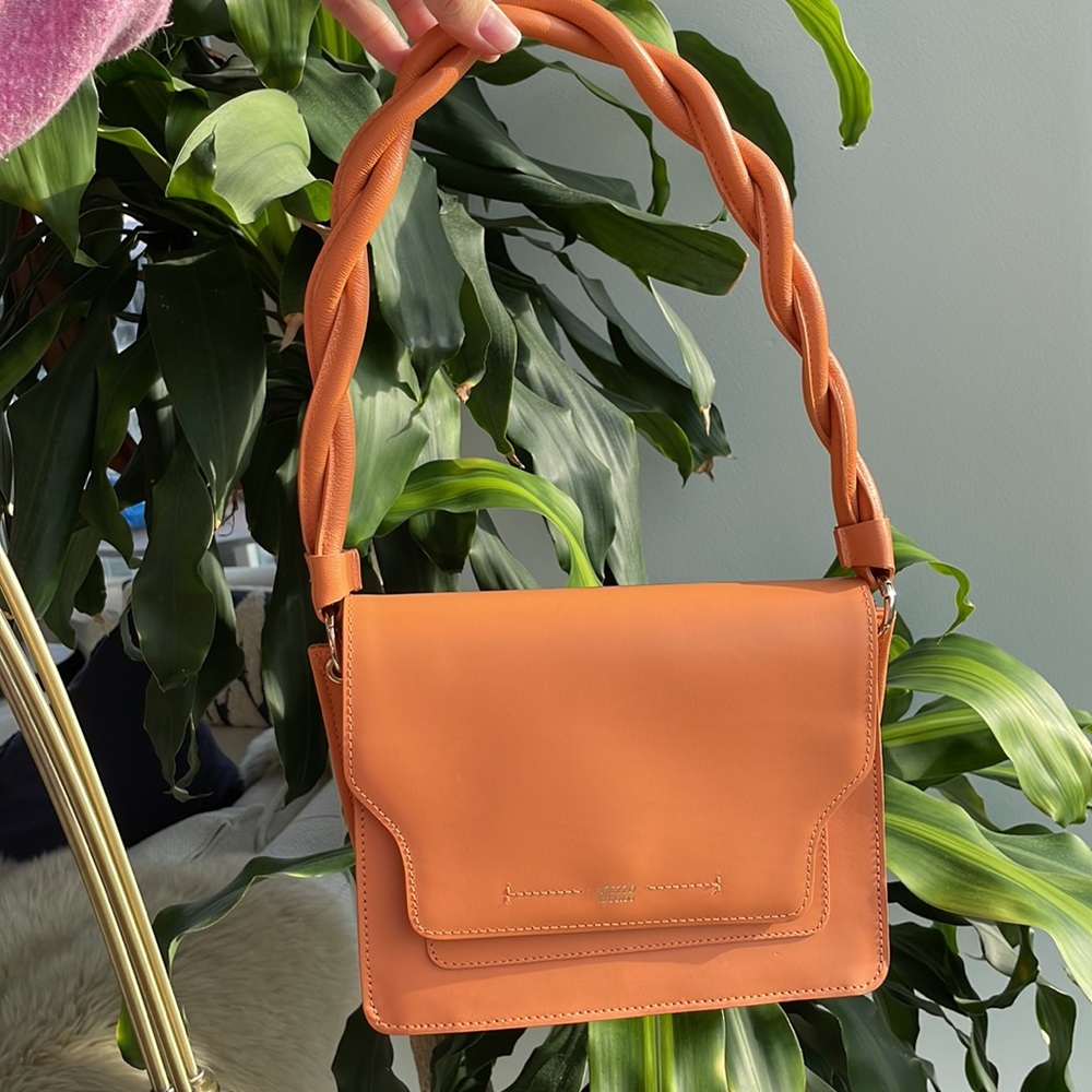 Cult Gaia model bag